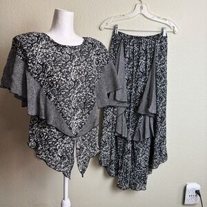 VTG Justine Women's Skirt Set Short Sleeve Ruffles‎ Size 7/8 Floral Black/White